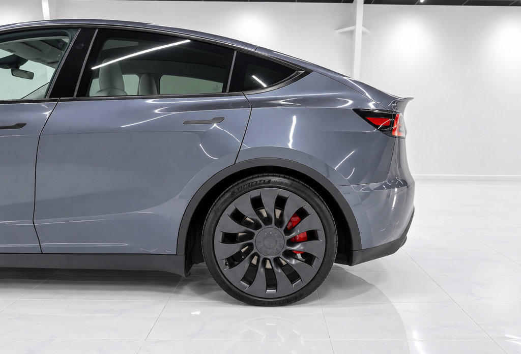 Used 2023 Tesla Model Y Performance AWD/4WD image 29