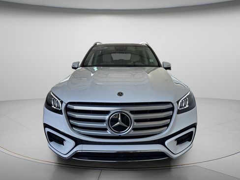 Certified 2026 Mercedes-Benz GLS 450 4MATIC image 8