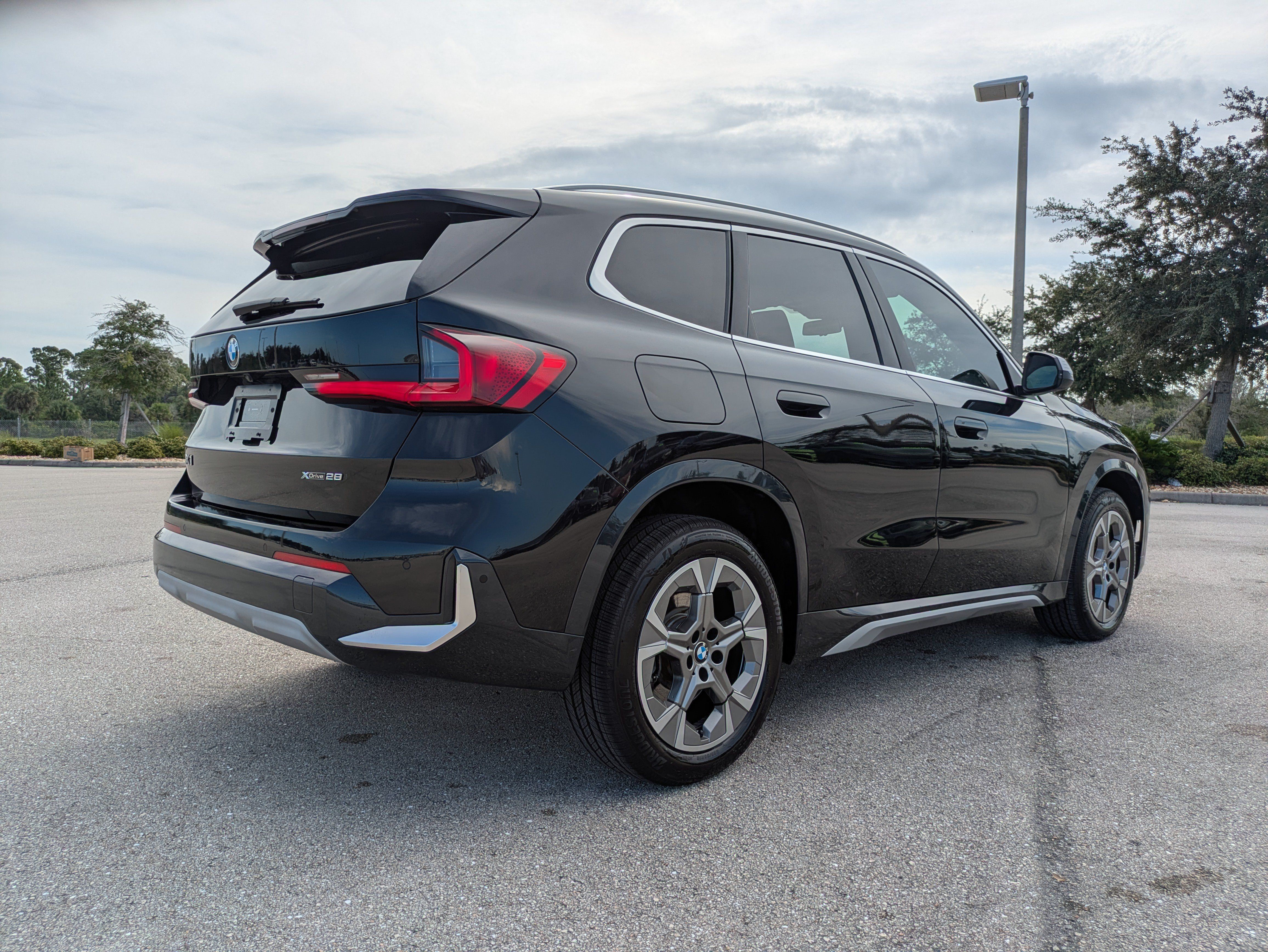 Used 2023 BMW X1 xDrive28i w/ Convenience Package AWD/4WD image 4