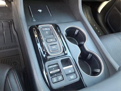Used 2025 Honda Pilot Black Edition image 30
