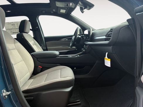New 2026 Chevrolet Traverse LT w/ Sun and Wheel Package FWD image 15