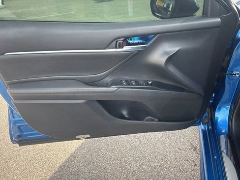 Used 2018 Toyota Camry XSE image 13