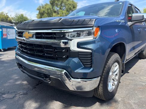 Used 2024 Chevrolet Silverado 1500 LT AWD/4WD image 27