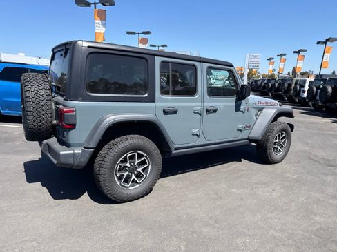 Used 2024 Jeep Wrangler Unlimited Rubicon AWD/4WD image 13