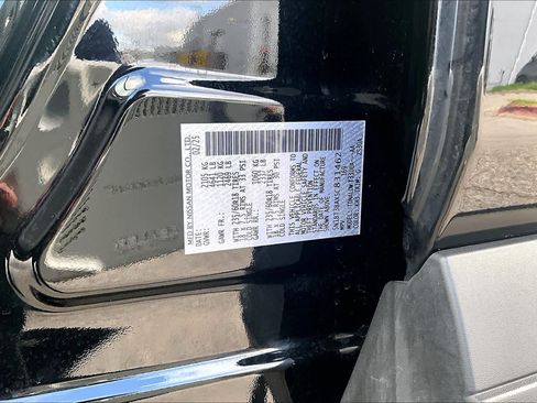Certified 2025 Nissan Rogue SV FWD image 33