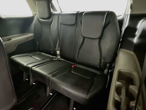 Used 2026 Kia Carnival LXS FWD image 30