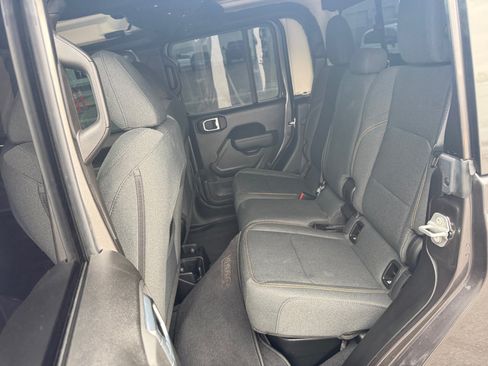 Used 2025 Jeep Gladiator Sport AWD/4WD image 27