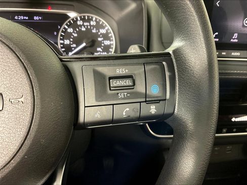 Used 2023 Nissan Rogue SV AWD/4WD image 12