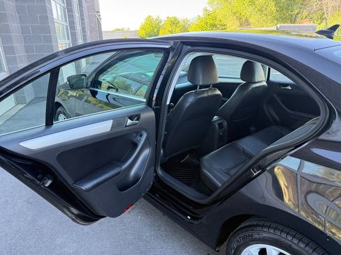 Used 2014 Volkswagen Jetta SE FWD image 29
