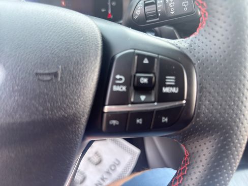 Certified 2025 Ford Escape ST-Line Select AWD/4WD image 19