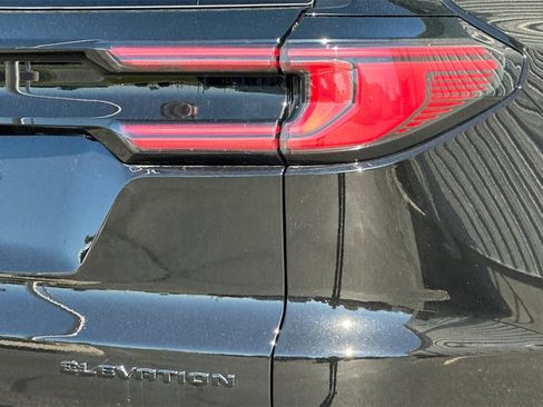 New 2025 GMC Acadia Elevation image 7