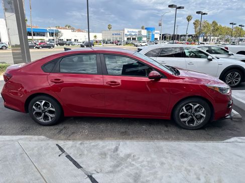 Used 2020 Kia Forte LXS FWD image 16