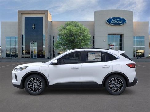 New 2026 Ford Escape SE w/ Class II Trailer Tow Package image 3