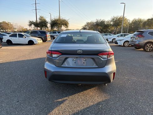 Used 2025 Toyota Corolla LE image 4