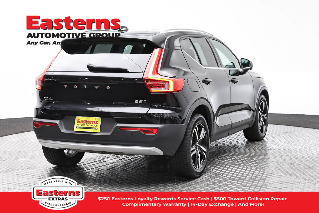 Used 2023 Volvo XC40 B5 Plus AWD/4WD image 6