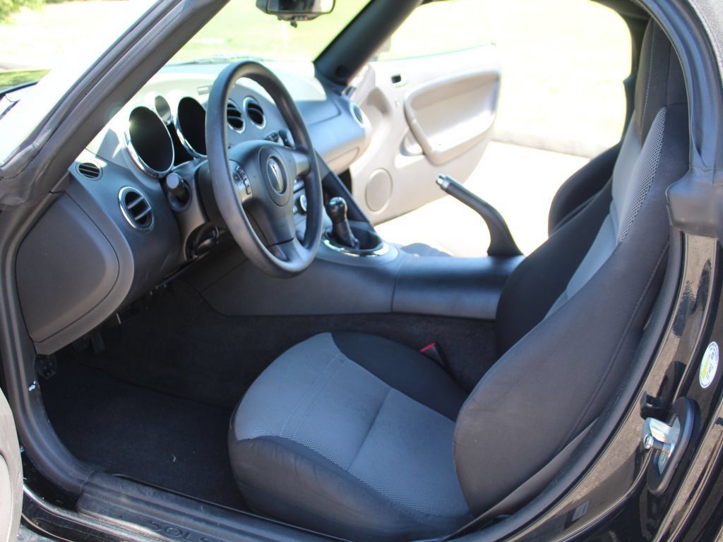 Used 2009 Pontiac Solstice Convertible w/ Preferred Package RWD image 13
