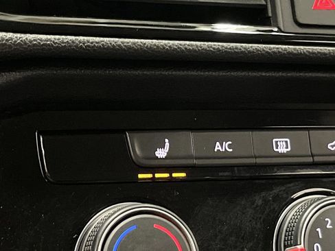 Used 2023 Volkswagen Taos SE image 7