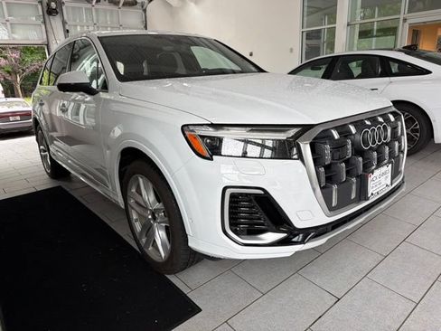Used 2025 Audi Q7 3.0T Premium Plus w/ Premium Plus Package AWD/4WD image 5