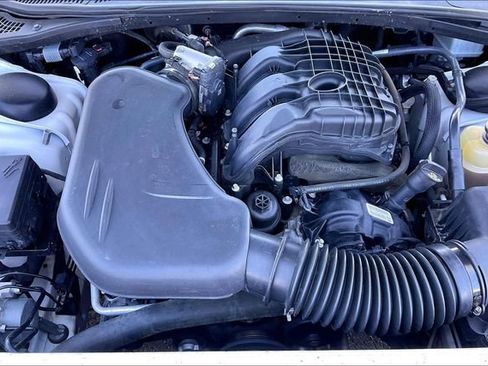 Used 2019 Dodge Challenger SXT RWD image 9