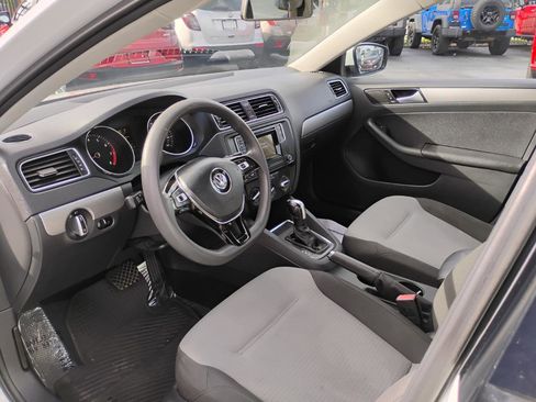 Used 2017 Volkswagen Jetta S FWD image 35