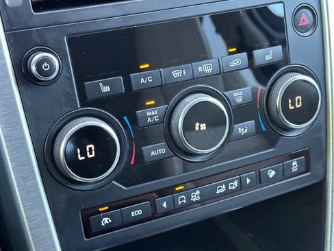 Used 2017 Land Rover Discovery Sport SE image 22