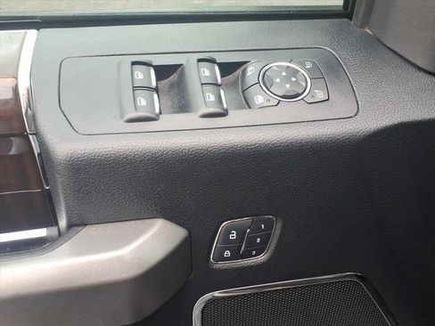 Used 2017 Ford F150 Platinum w/ Equipment Group 701A Luxury image 24