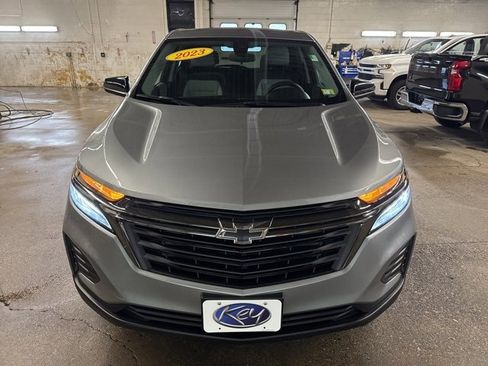 Used 2023 Chevrolet Equinox LS w/ LS Convenience Package image 2