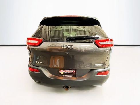 Used 2018 Jeep Cherokee Latitude Plus w/ Comfort/Convenience Group AWD/4WD image 7