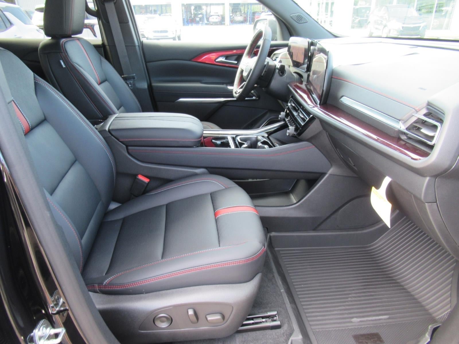 New 2026 Chevrolet Traverse RS w/ LPO, Floor Liner Package FWD image 10