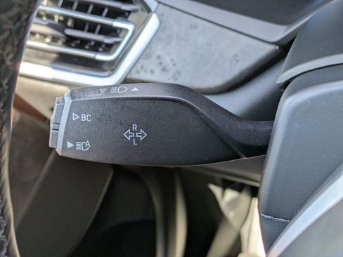 Used 2022 BMW X5 xDrive40i w/ M Sport Package image 41