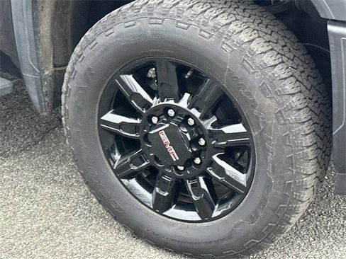 Used 2024 GMC Sierra 2500 AT4 w/ AT4 Premium Plus Package image 7