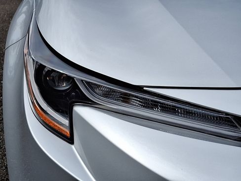 Certified 2022 Toyota Corolla LE image 9