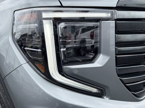Used 2025 GMC Sierra 1500 AT4 w/ AT4 Premium Package AWD/4WD image 11