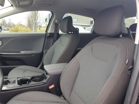 New 2025 Kia K4 LXS image 12