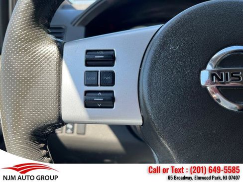 Used 2010 Nissan Pathfinder SE AWD/4WD image 22