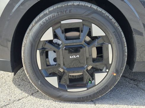 New 2026 Kia Carnival EX FWD image 7