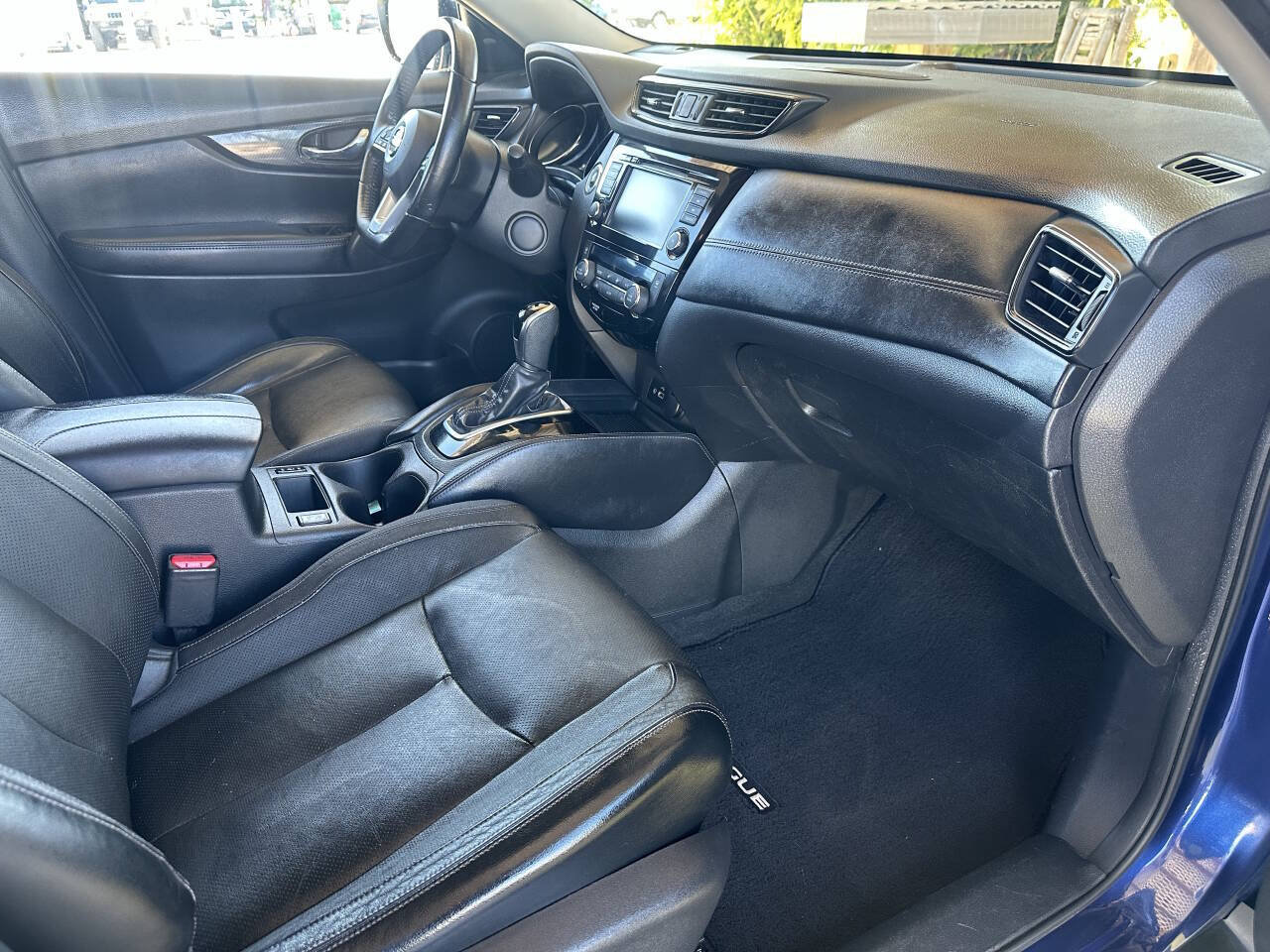 Used 2018 Nissan Rogue SL w/ Premium Package FWD image 14