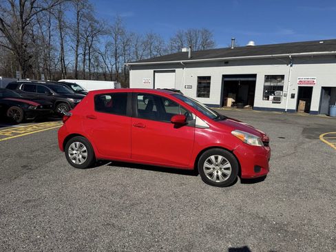 Used 2014 Toyota Yaris LE image 18