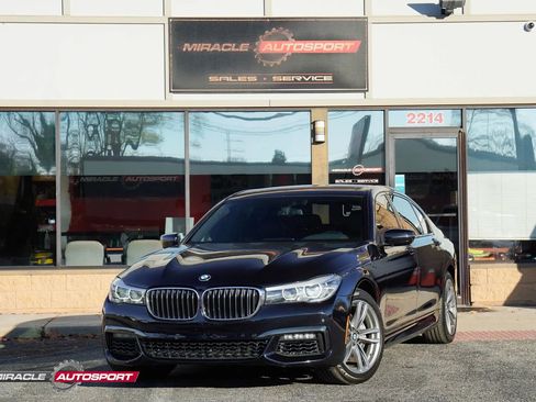 Used 2018 BMW 740i image 1