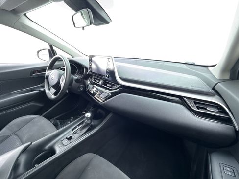 Used 2021 Toyota C-HR LE image 16