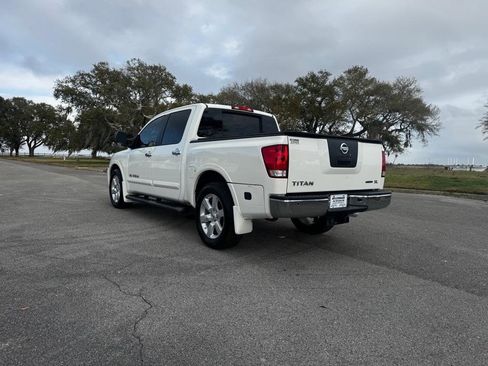 Used 2011 Nissan Titan SL w/ SL Technology Pkg image 3