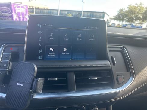 Used 2023 Chevrolet Suburban Premier image 11