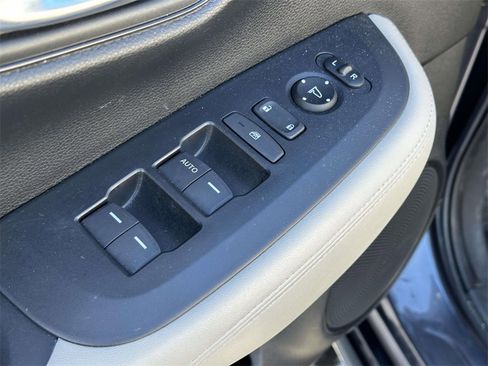 Used 2024 Honda HR-V LX image 17