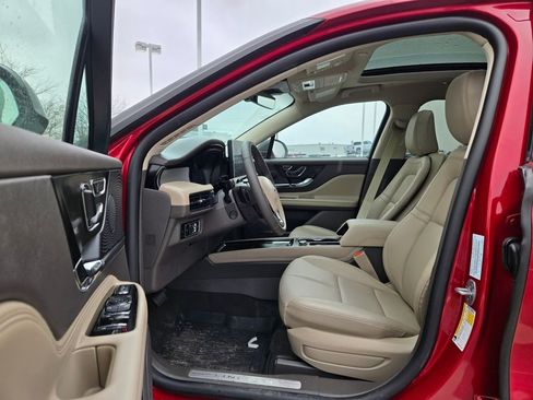 Used 2024 Lincoln Corsair AWD w/ Equipment Group 101A image 10