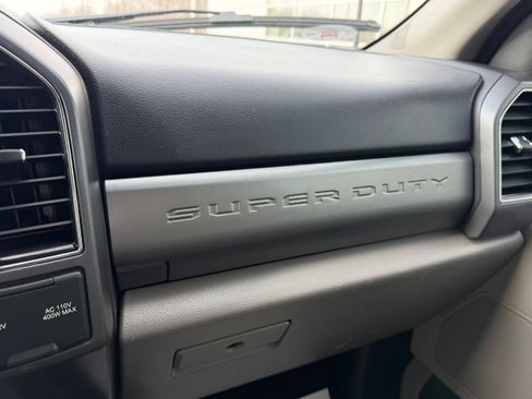 Certified 2022 Ford F250 XLT w/ XLT Premium Package image 23