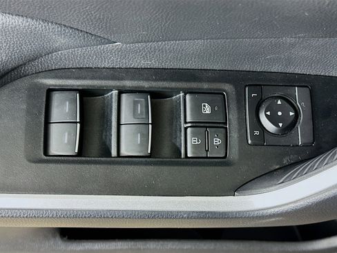 Used 2025 Toyota RAV4 XLE image 15