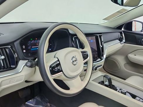 Used 2024 Volvo S60 B5 Plus w/ Climate Package image 20