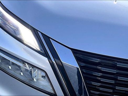 Used 2022 Nissan Rogue SV image 29