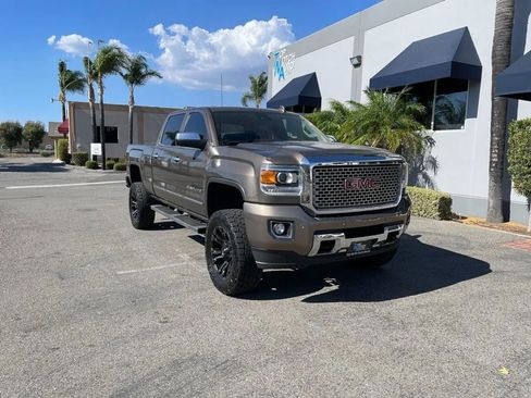 Used 2015 GMC Sierra 2500 Denali w/ Duramax Plus Package image 3