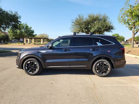 New 2026 Kia Sorento S w/ S Panoramic Sunroof Package image 4